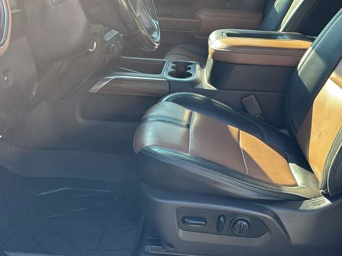 Used 2021 Chevrolet Silverado 1500 High Country w/ Technology Package image 14