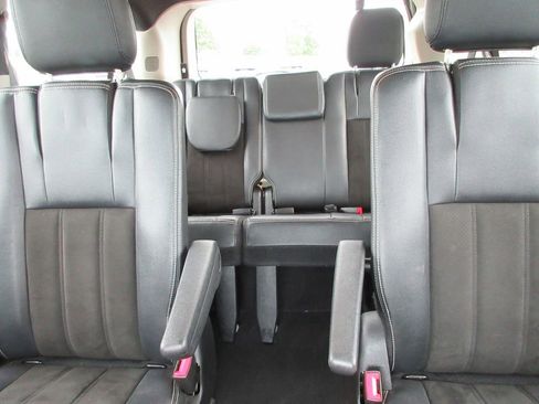 Used 2020 Dodge Grand Caravan SXT FWD image 20