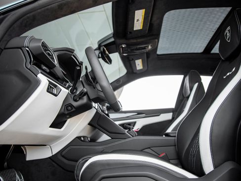 Used 2024 Lamborghini Urus S AWD/4WD image 24