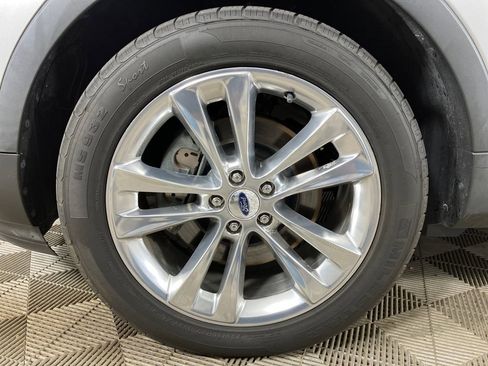 Used 2018 Ford Explorer XLT w/ Equipment Group 202A image 11