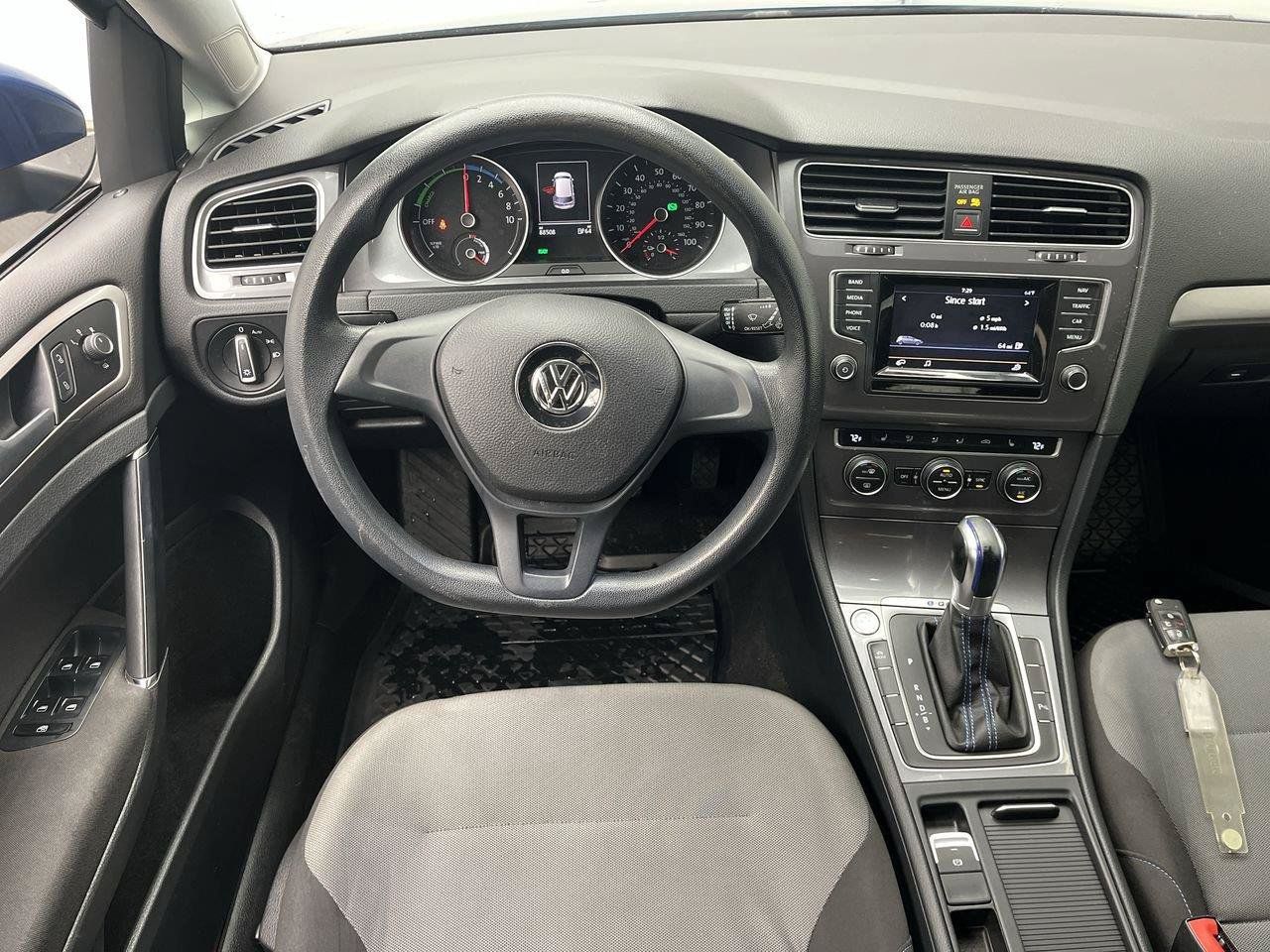 Used 2015 Volkswagen e-Golf Limited Edition FWD image 15