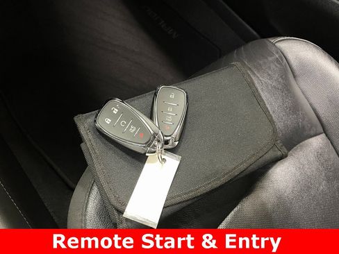 Used 2018 Chevrolet Malibu Premier w/ Premier Sun and Wheel Package image 6