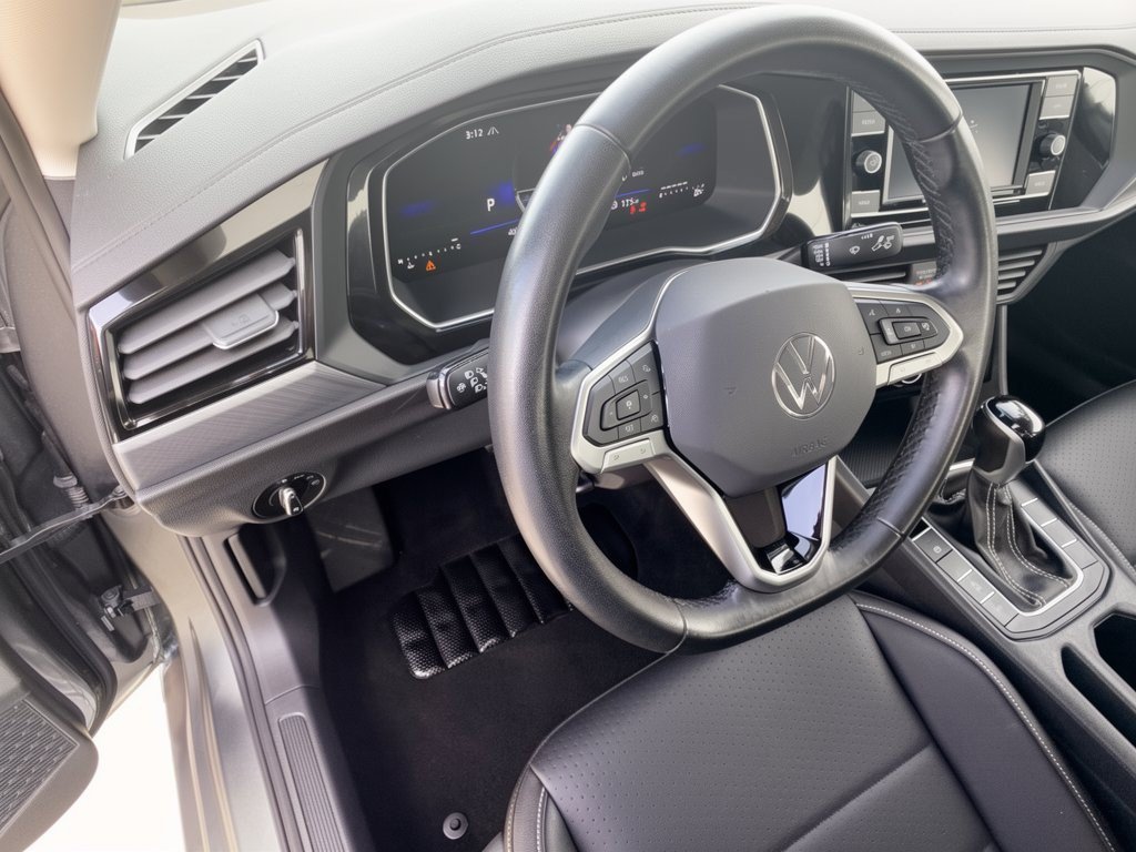 Certified 2024 Volkswagen Jetta SE FWD image 4