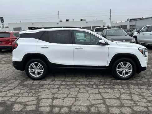 Certified 2023 GMC Terrain SLE w/ Driver Convenience Package image 6