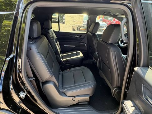 Used 2026 Chevrolet Traverse LT w/ Driver Confidence Package AWD/4WD image 30