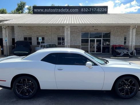 Used 2019 Dodge Challenger SXT w/ Blacktop Package RWD image 6