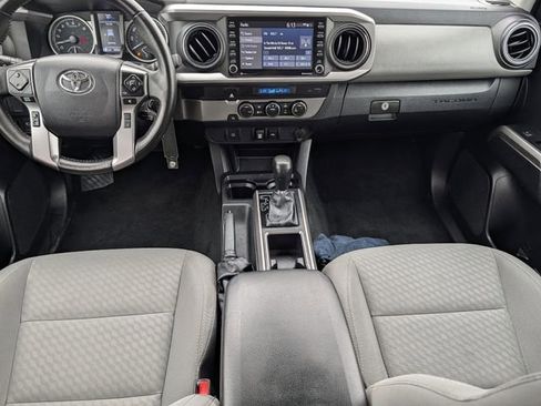 Used 2022 Toyota Tacoma SR5 RWD image 10
