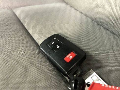 Used 2023 Toyota Tacoma SR5 image 29