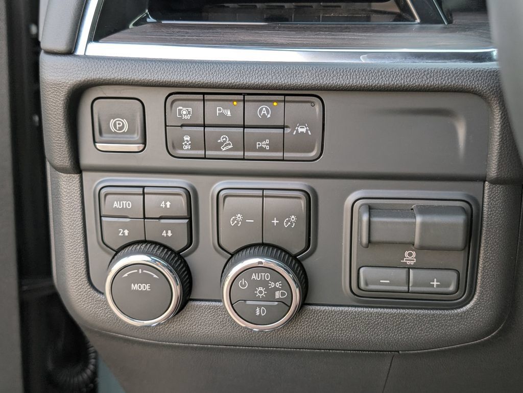 Certified 2026 Chevrolet Tahoe Z71 w/ Comfort Package AWD/4WD image 16