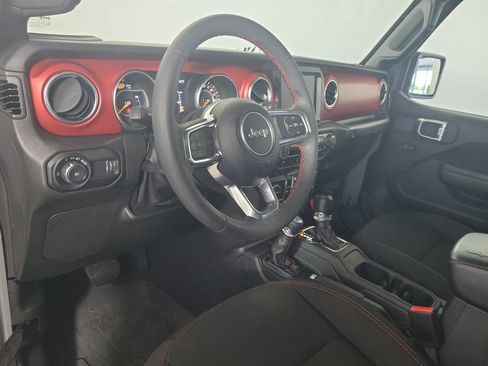 Used 2023 Jeep Wrangler Unlimited Rubicon AWD/4WD image 10