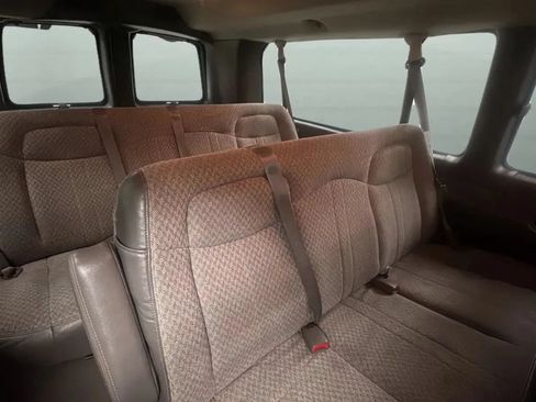 Used 2004 Chevrolet Express 3500 Extended Passenger w/ LS Preferred Equipment Group RWD image 24