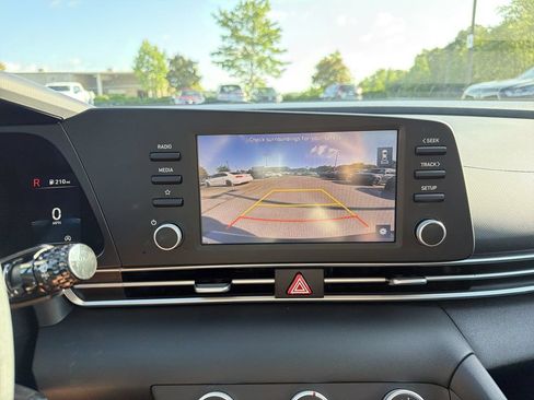 Used 2023 Hyundai Elantra SE FWD image 25