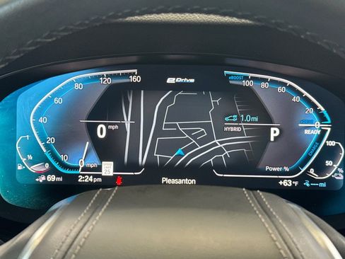 Used 2023 BMW 530e w/ Premium Package RWD image 35