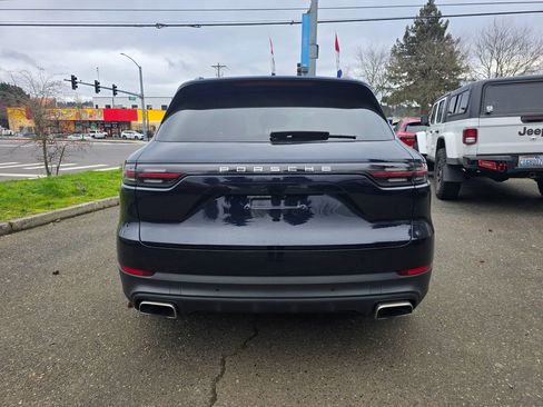 Used 2022 Porsche Cayenne E-Hybrid image 4