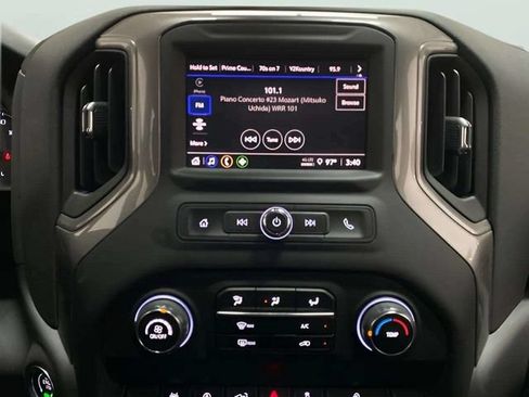 Used 2025 Chevrolet Silverado 1500 Custom Trail Boss w/ LPO, Dark Essentials Package AWD/4WD image 34