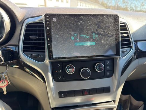 Used 2013 Jeep Grand Cherokee Laredo image 3