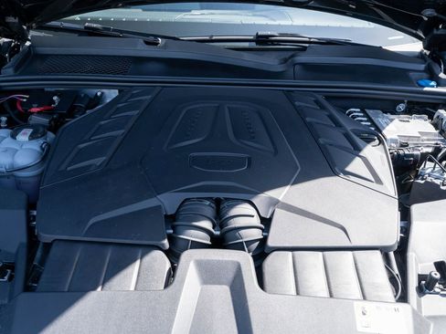 Used 2024 Porsche Cayenne S image 17