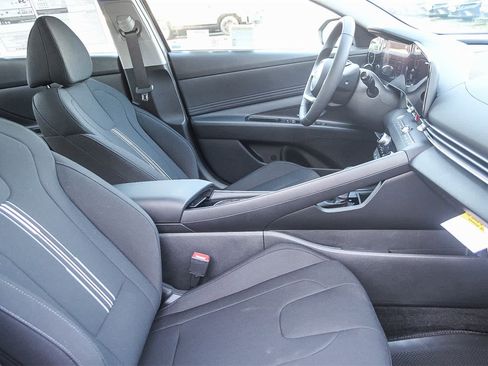 New 2025 Hyundai Elantra SEL image 15