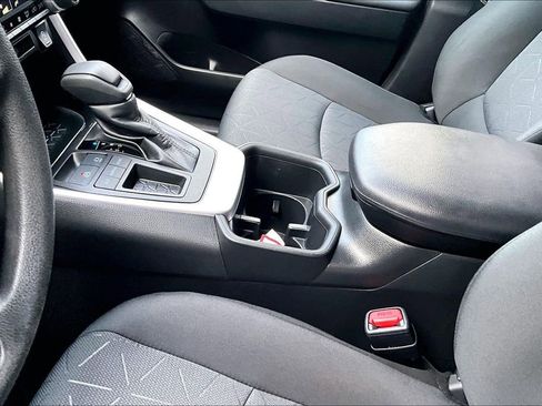 Certified 2022 Toyota RAV4 XLE w/ Convenience Package image 16