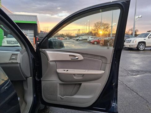 Used 2010 Chevrolet Traverse LS FWD image 12