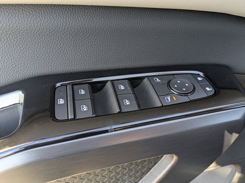 New 2026 Nissan Pathfinder SL image 15