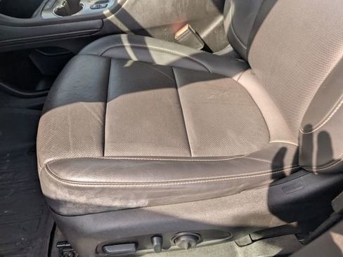 Used 2023 GMC Acadia SLT w/ Technology Package AWD/4WD image 24
