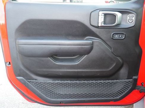 Used 2025 Jeep Wrangler Unlimited Sport AWD/4WD image 12
