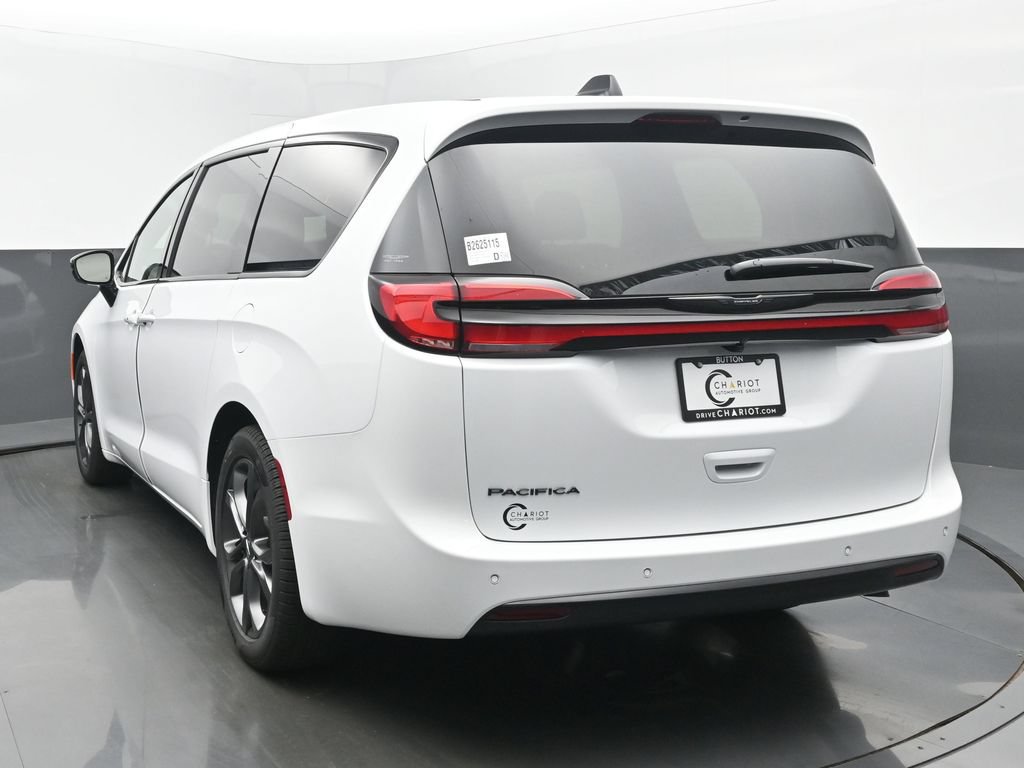 New 2026 Chrysler Pacifica Select FWD image 4