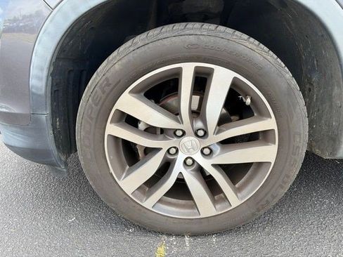 Used 2018 Honda Pilot Touring image 10