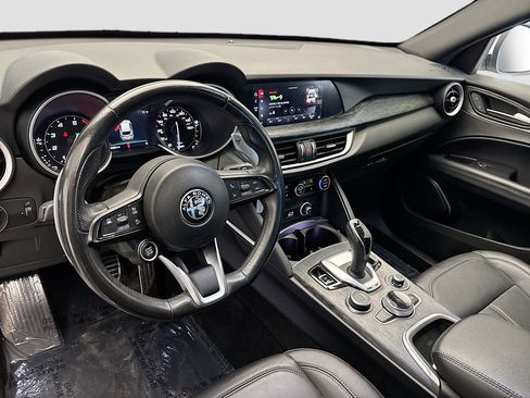 Used 2022 Alfa Romeo Stelvio Sprint image 7