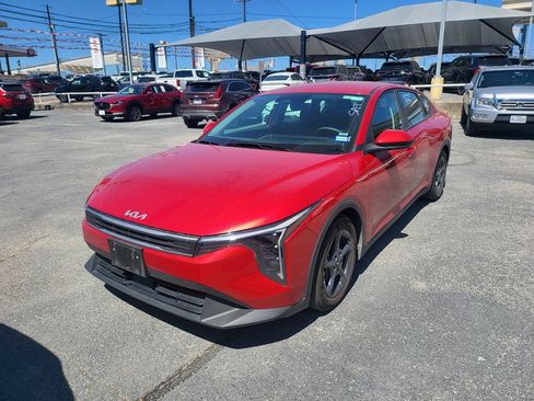 Used 2025 Kia K4 LXS image 2