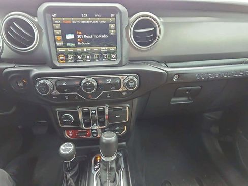 Used 2023 Jeep Wrangler Unlimited Rubicon w/ LED Lighting Group AWD/4WD image 14