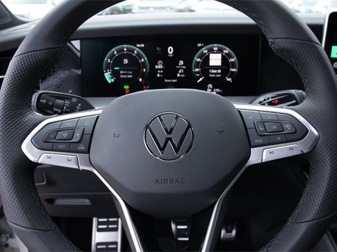 New 2026 Volkswagen Tiguan SE R-Line image 17