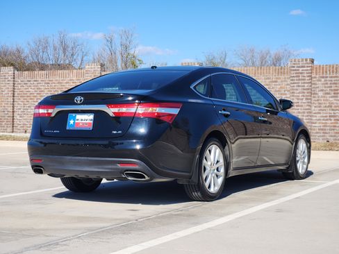 Used 2013 Toyota Avalon XLE image 6