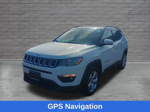 Used 2018 Jeep Compass Latitude w/ Popular Equipment Group AWD/4WD image 4
