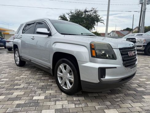 Used 2017 GMC Terrain SLE FWD image 1