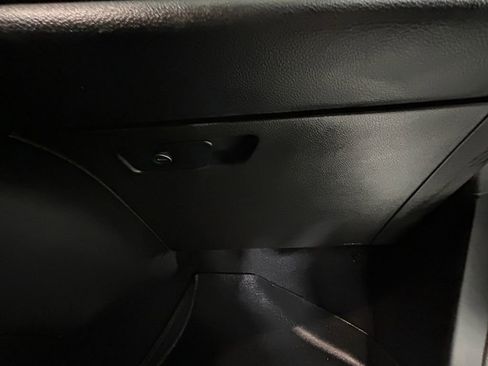 Used 2021 Chrysler Pacifica Touring-L w/ Uconnect Theater Family Group image 24