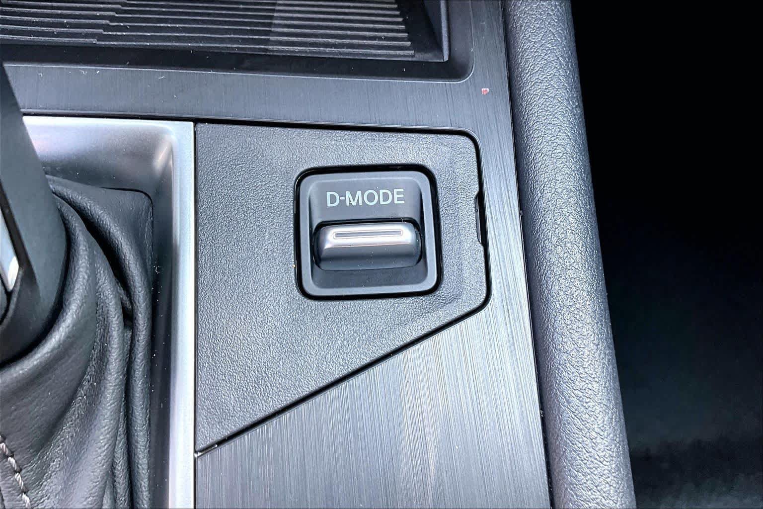Certified 2025 Nissan Kicks SV FWD image 32
