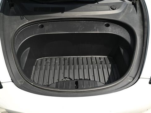 Used 2022 Tesla Model 3 Standard Range image 11