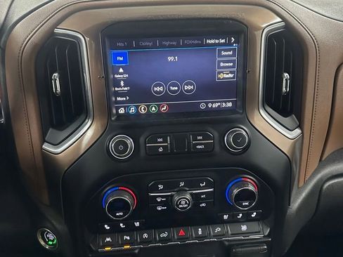 Used 2020 Chevrolet Silverado 1500 High Country w/ Technology Package AWD/4WD image 20