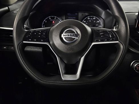 Used 2022 Nissan Altima 2.5 S FWD image 16