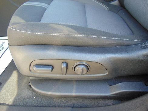 Used 2023 Chevrolet Blazer LT image 17