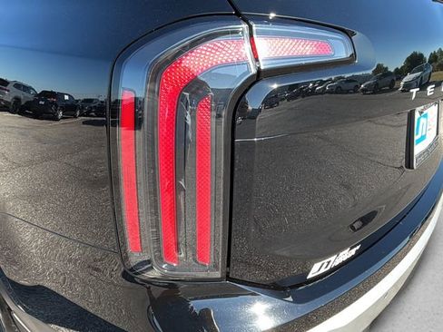 Used 2024 Kia Telluride SX Prestige w/ Towing Package image 28
