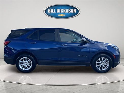 Used 2022 Chevrolet Equinox LS w/ LS Convenience Package image 10
