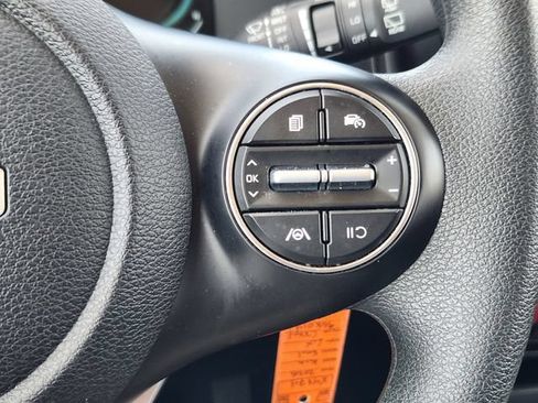 Certified 2025 Kia Soul LX w/ LX Technology Package FWD image 28