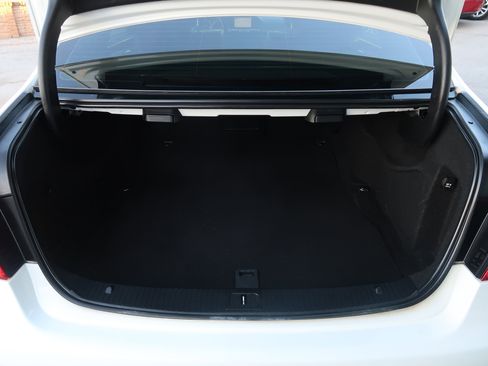 Used 2015 Mercedes-Benz E 400 4MATIC Sedan image 42