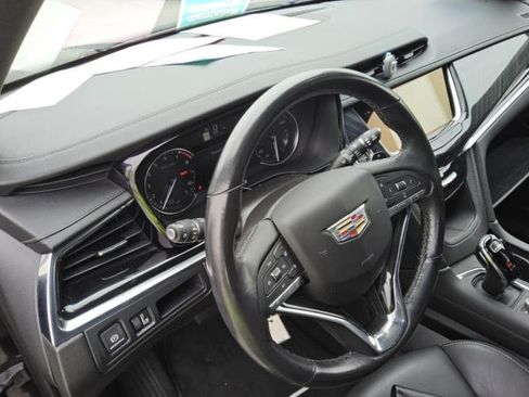 Used 2023 Cadillac XT6 Premium Luxury FWD image 6