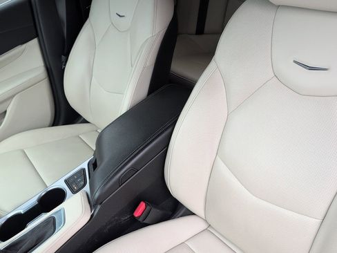 Used 2020 Cadillac CT4 Premium Luxury image 3