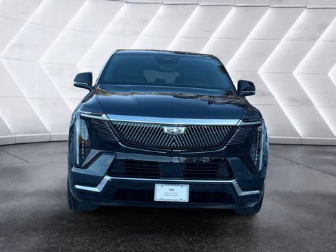 Used 2025 Cadillac Escalade IQ Luxury 2 image 9