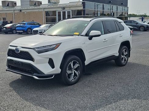 Used 2022 Toyota RAV4 SE w/ Weather & Moonroof Package AWD/4WD image 16